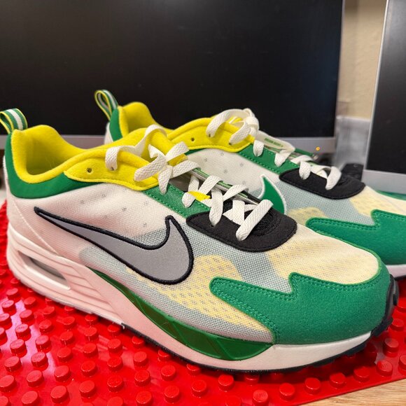 Size 11 - Nike Air Max Solo “ Oregon Ducks “ Brand New - Picture 2 of 8